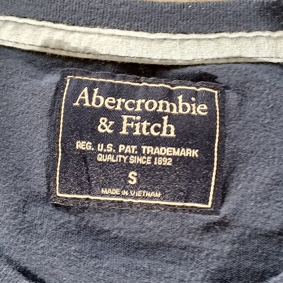 ⬇️ Clearance Abercrombie & Fitch Navy w/ Light Blue Moose Short Sleeve T Shirt - Picture 3 of 10